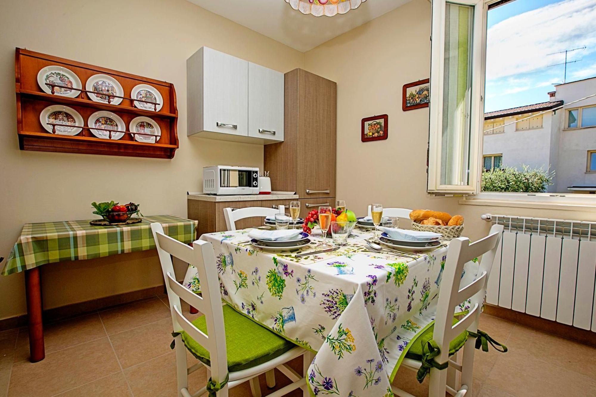 Villa Mimosa - Appartamento 2 - Happy Rentals Ντεζεντσάνο ντελ Γκάρντα Εξωτερικό φωτογραφία