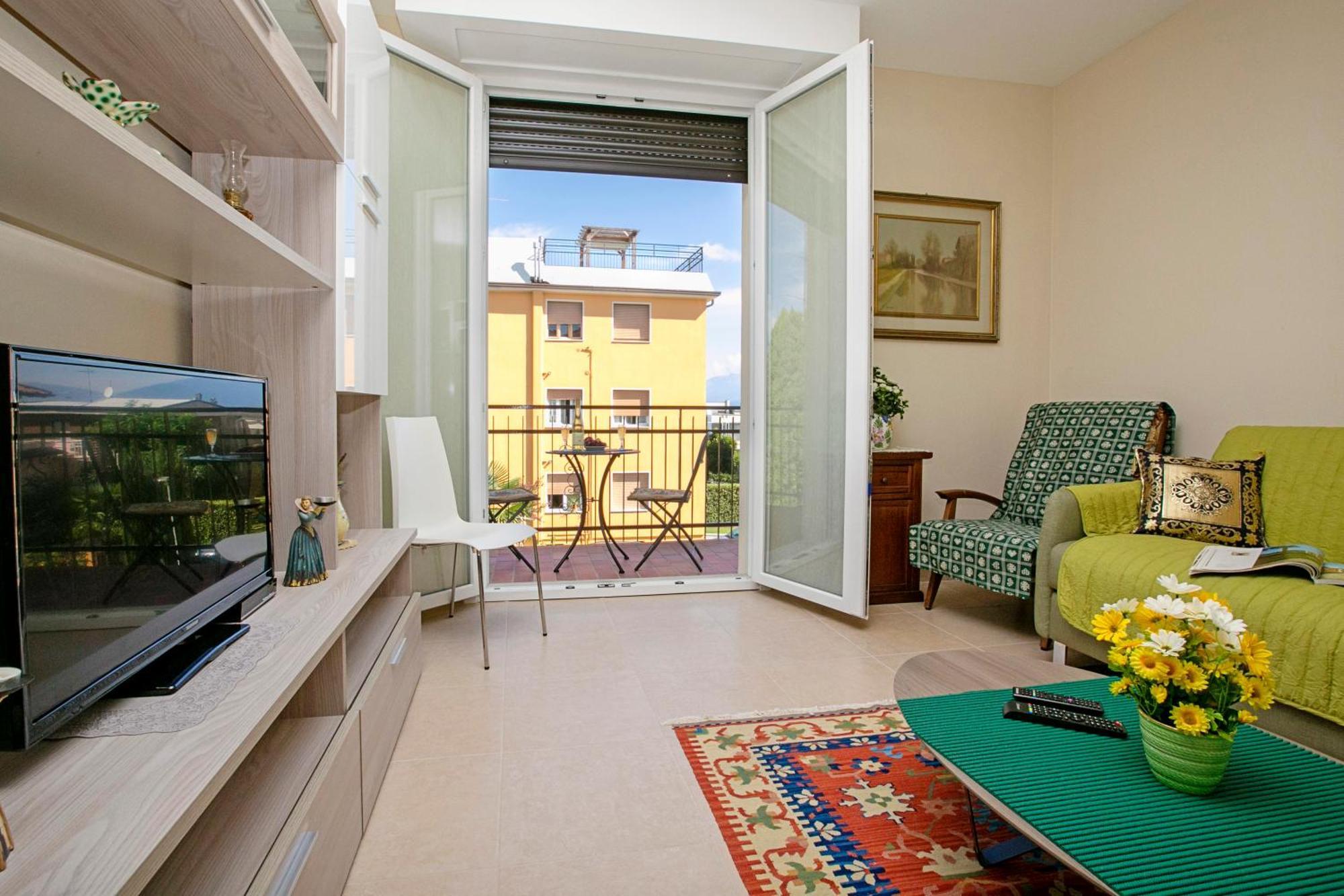 Villa Mimosa - Appartamento 2 - Happy Rentals Ντεζεντσάνο ντελ Γκάρντα Εξωτερικό φωτογραφία