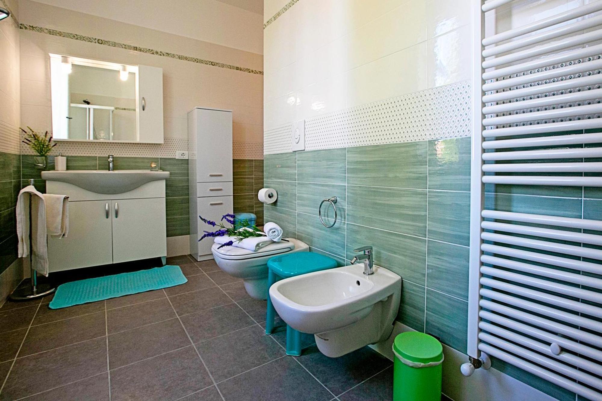 Villa Mimosa - Appartamento 2 - Happy Rentals Ντεζεντσάνο ντελ Γκάρντα Εξωτερικό φωτογραφία