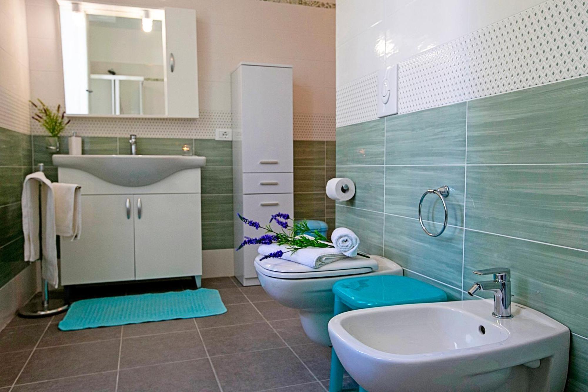 Villa Mimosa - Appartamento 2 - Happy Rentals Ντεζεντσάνο ντελ Γκάρντα Εξωτερικό φωτογραφία