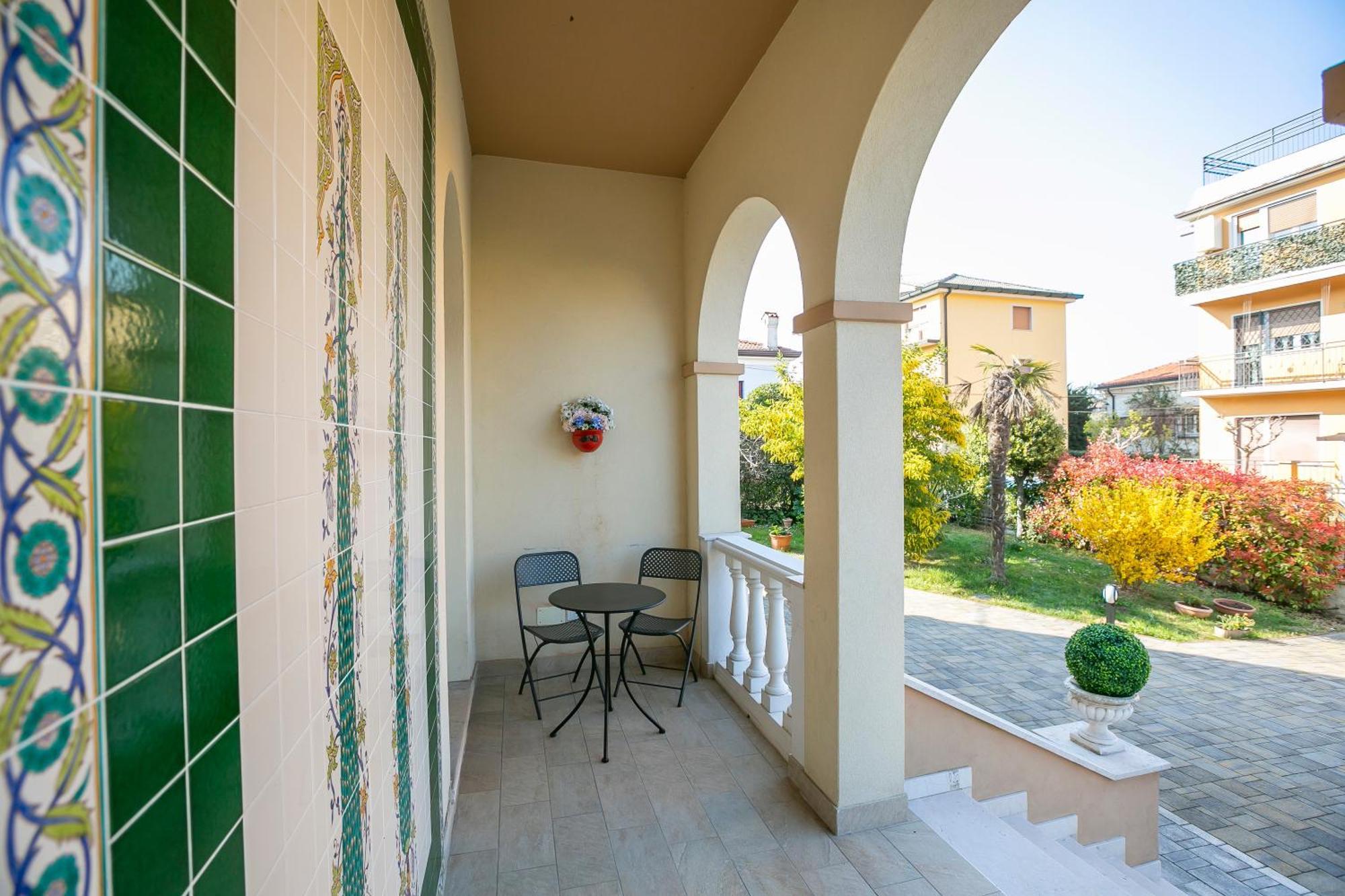 Villa Mimosa - Appartamento 2 - Happy Rentals Ντεζεντσάνο ντελ Γκάρντα Εξωτερικό φωτογραφία